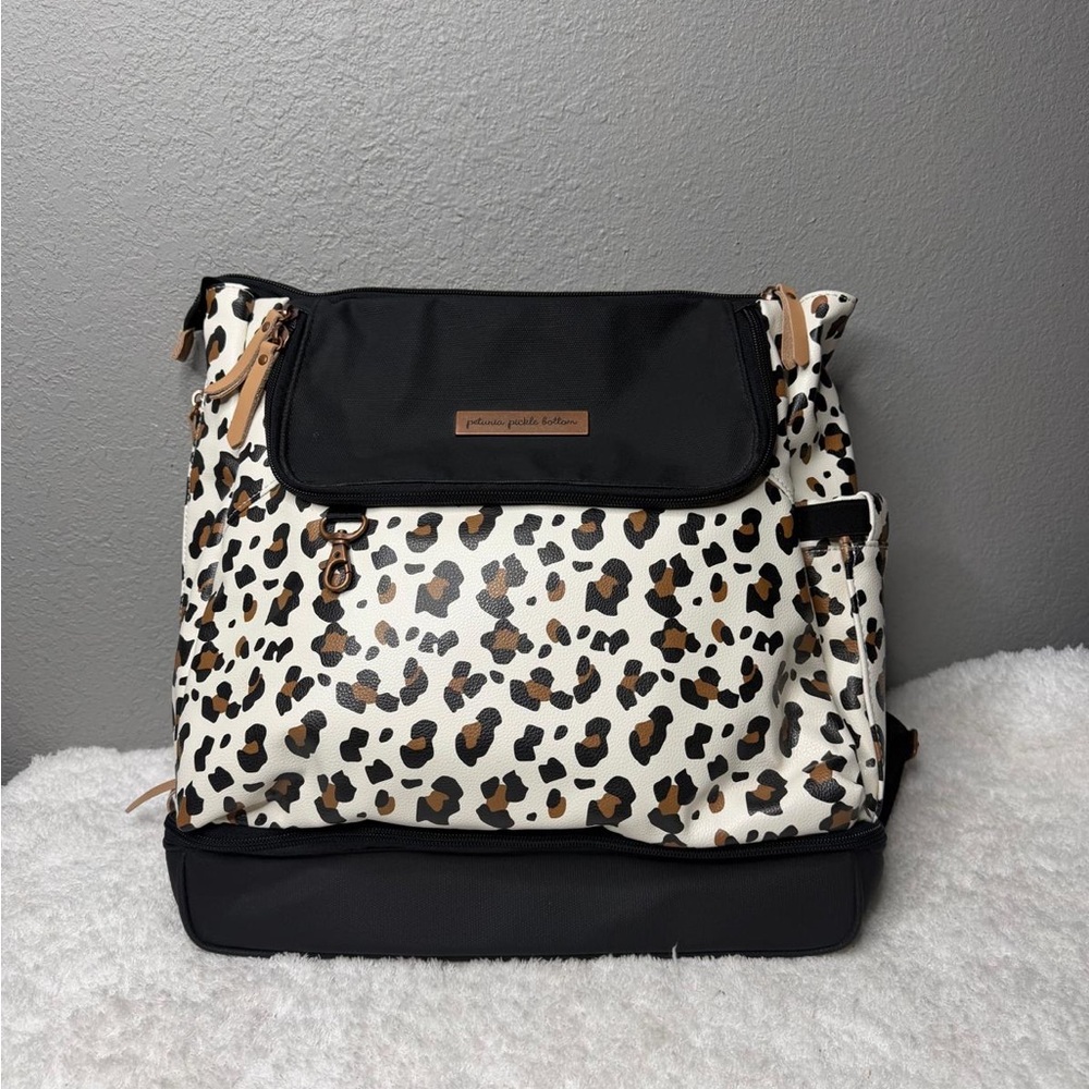 Petunia Pickle Bottom Moon Leopard Pivot Pack Backpack Tote Diaper Bag with pad
